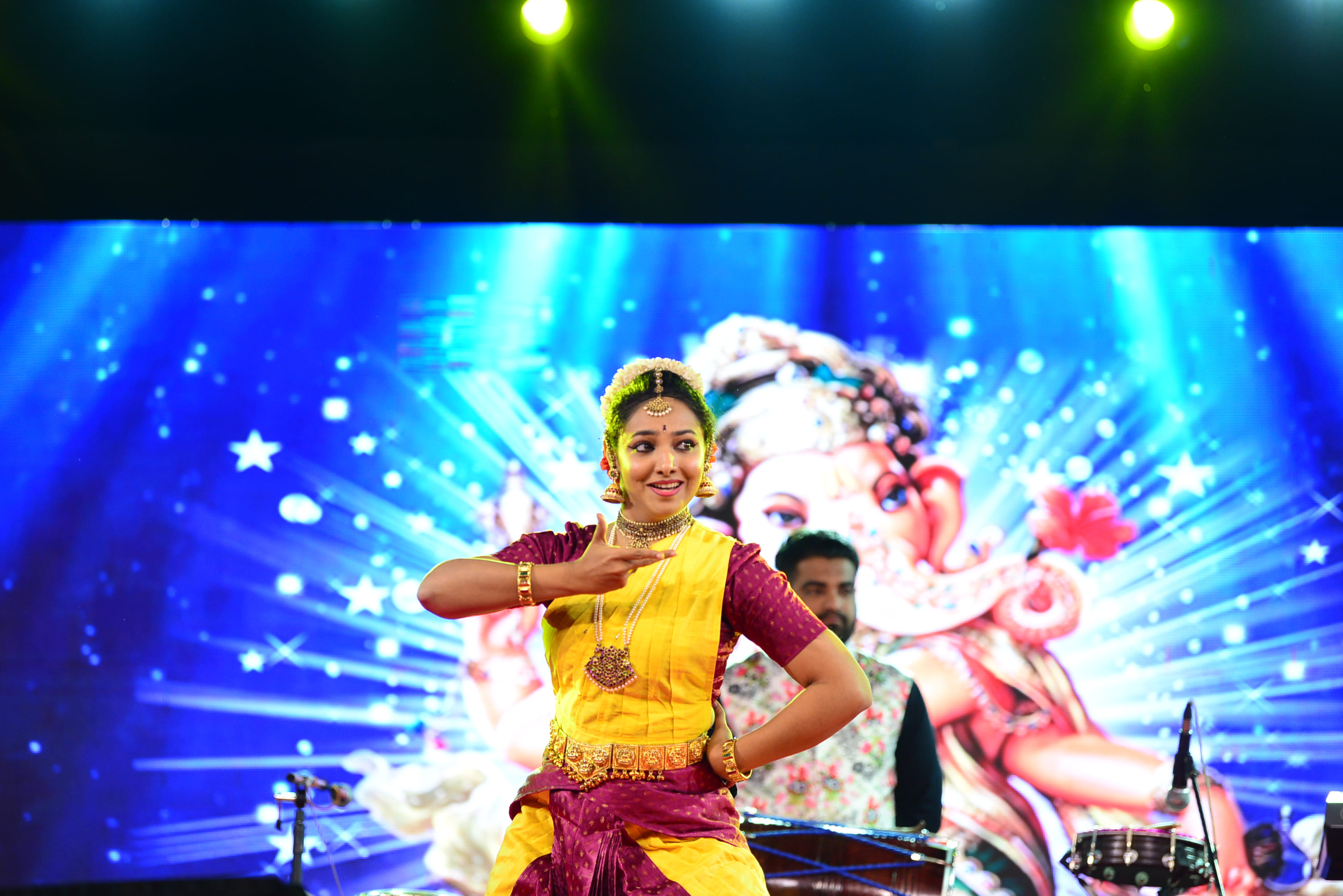 Visitors at Chikoo Festival